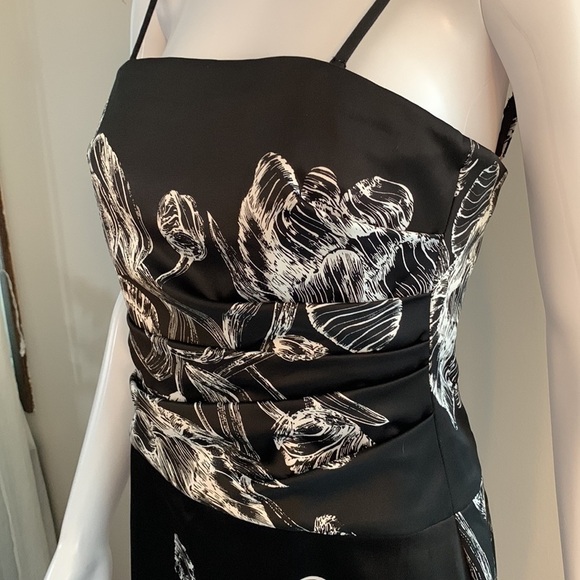 White House Black Markey strapless or spaghetti straps, size 4 removable straps - Picture 3 of 8